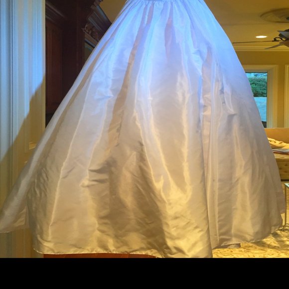 Wtoo beautiful White Gown size 2 extra long Debutante/Wedding/Quinceañera - Picture 4 of 13